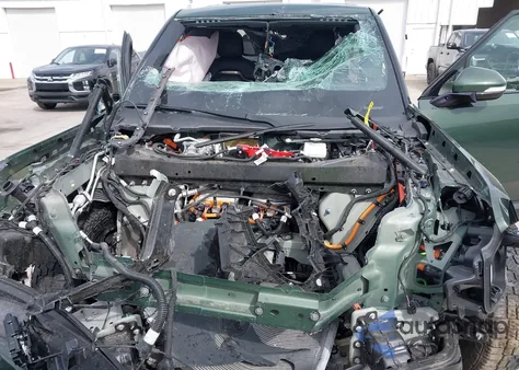 2023 Rivian R1T Adventure Quad Motor Large Pack z USA, uszkodzony, nr VIN 7FCTGAAA2PN019081